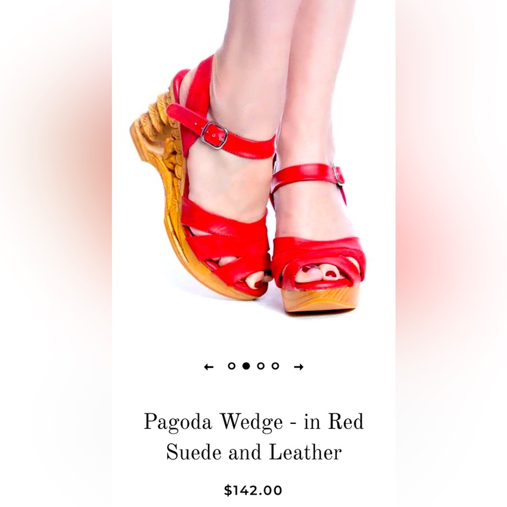 Size 9 Lucky Lou Red Pagoda Wedges! ❤️🖤❤️